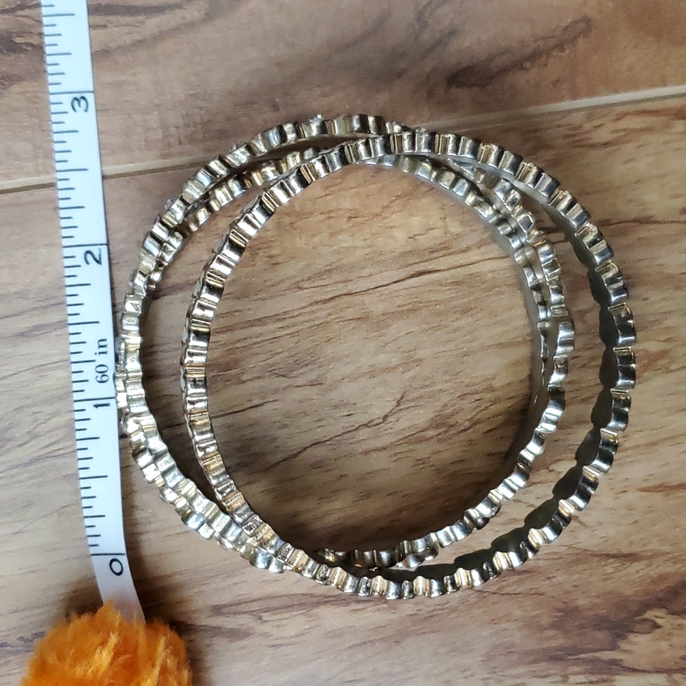 Flower bracelets - Picture 7 of 9
